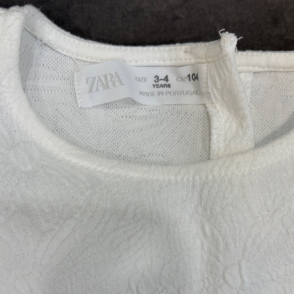 Little Girls ZARA White Puff Sleeve Dress - Picture 2 of 2